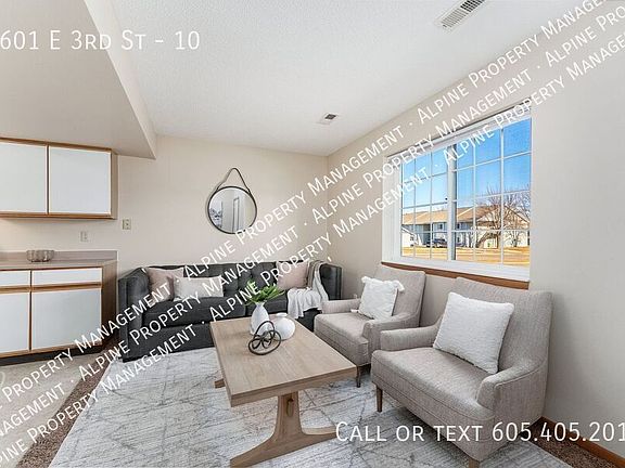 5th image of 4601 E 3rd St #10