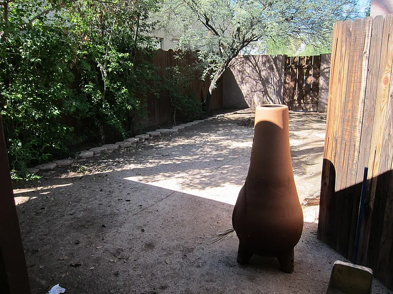 724 E 1st St #2 — Photo 7