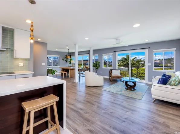 2755 Kalawao St #36, Honolulu, HI 96822