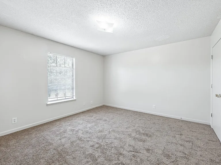 253 Stateline Rd — Photo 12
