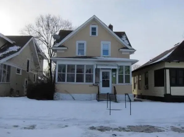 914 Fuller Ave, Saint Paul, MN 55104