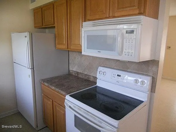 3 bed, 2.0 bath, 1152 sqft, $1,825 — Photo 2