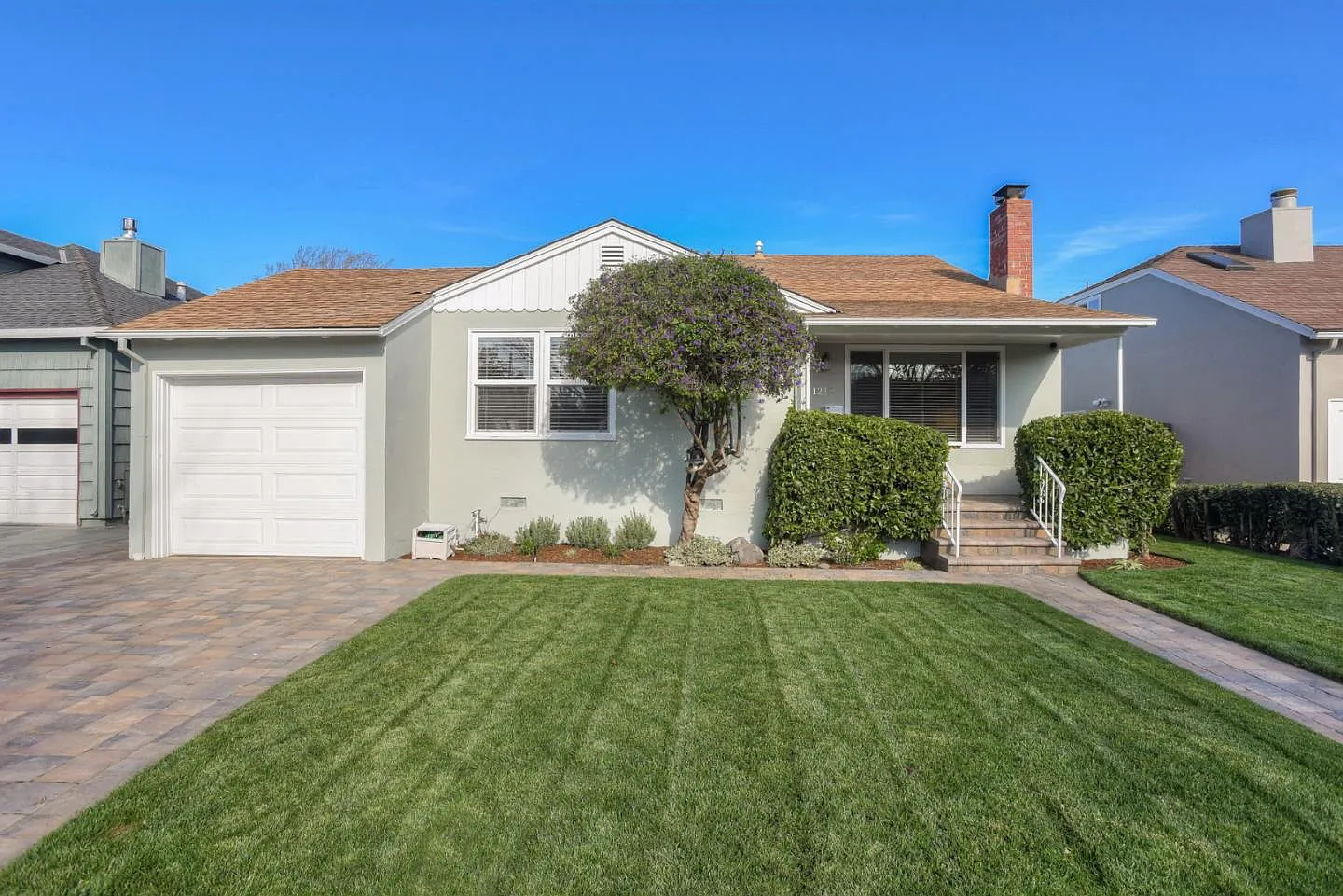 1215 Birch Ave photo 1