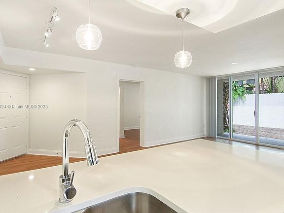 3rd image of 3604 NE 207th St #1003