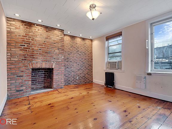 3rd image of 308 Bedford Ave APT 3