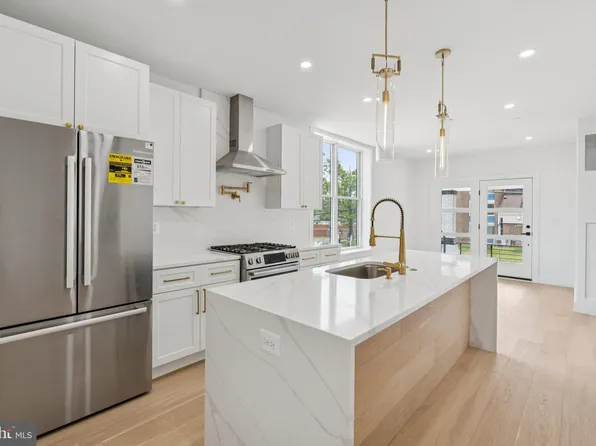 636 Edgewood St NE #B, Washington, DC 20017