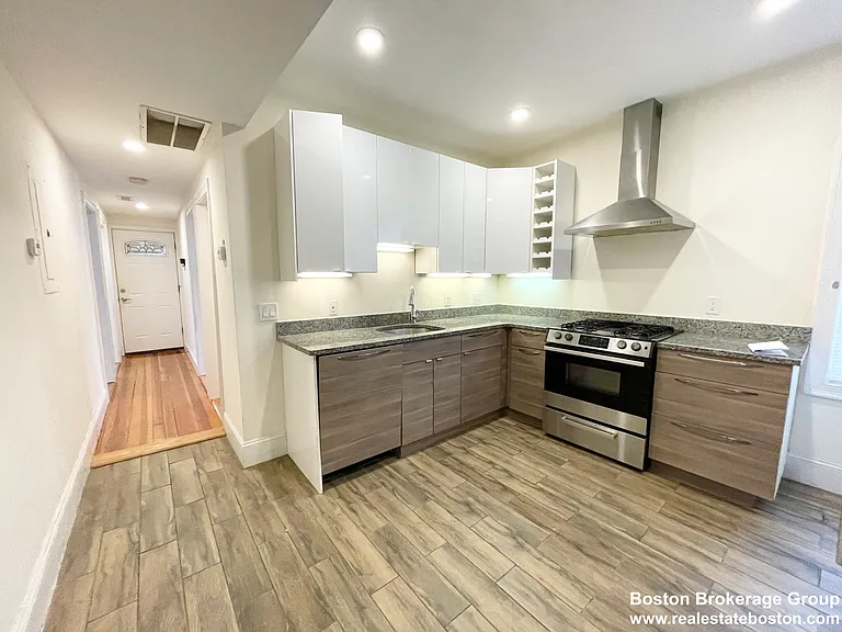 31 Edison Grn #2 — Photo 1