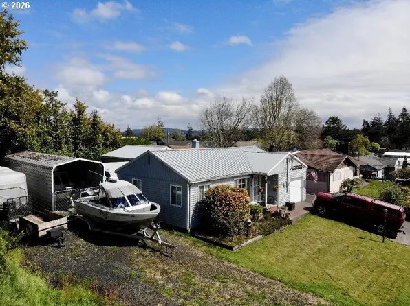 2188 Lombard St, North Bend, OR 97459