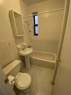 Rented by GreenVill Real Estate LLC | media 26