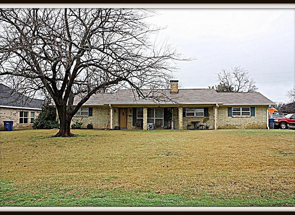 1st image of 400 Lakecrest Dr
