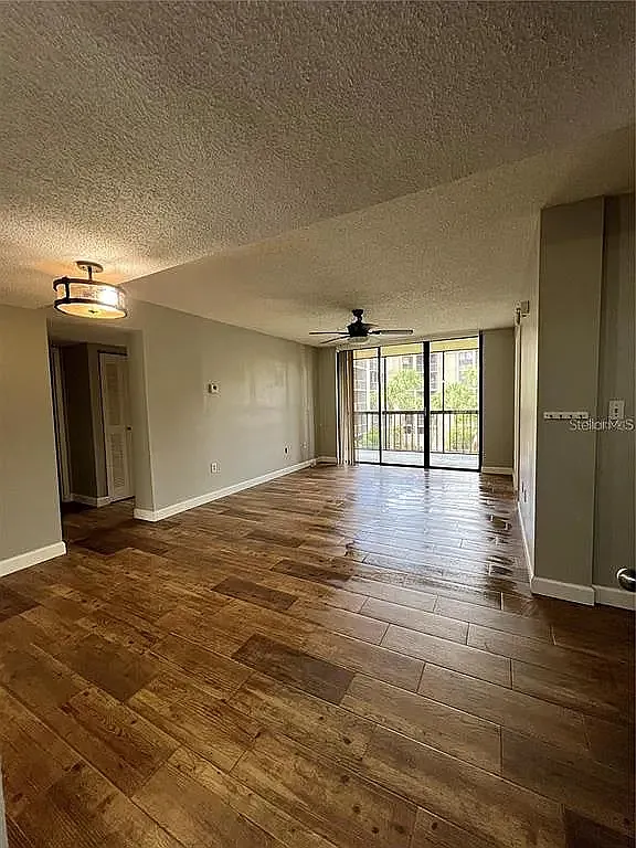 2 bed, 783 sqft, $1,350 — Photo 2