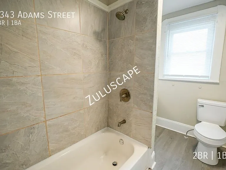 2343 Adams St — Photo 9