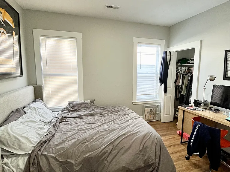 723 E 3rd St #2 — Photo 6