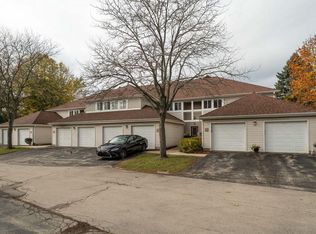 849 W Puetz Rd #42, Oak Creek, WI 53154