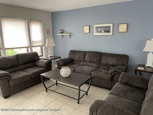 4 bed, 1198 sqft, $1,600 — Photo 4
