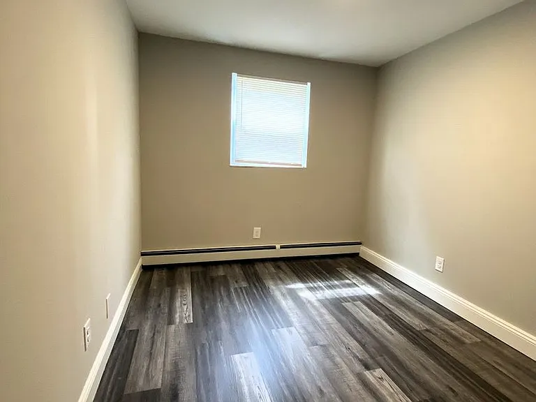 2036 Wayne Ave #C — Photo 9