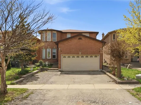 31 Castlehill Rd, Brampton, ON L6X 4E3