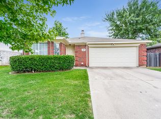 6329 Glen Knoll Dr, Fort Worth, TX 76179