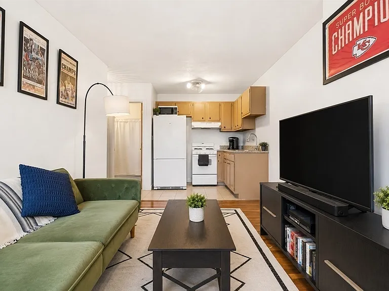 130 Emerson St #32C — Photo 1