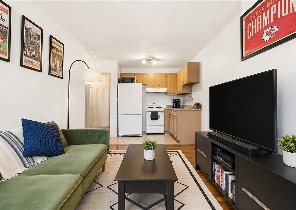 130 Emerson St #32C