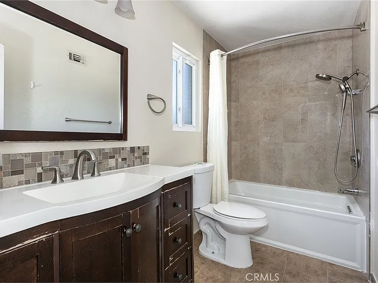 20246 Lanark St — Photo 18