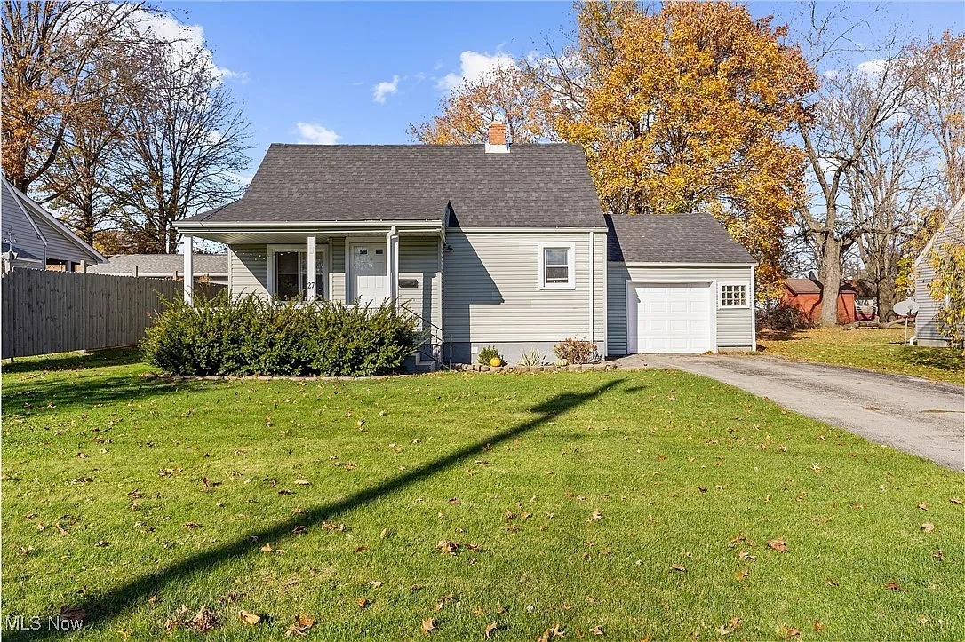 27 Helena Dr photo 1