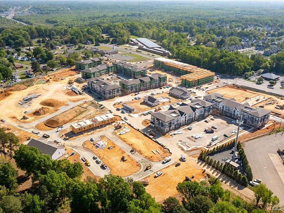 2nd image of 4020 Grand Reserve E #1