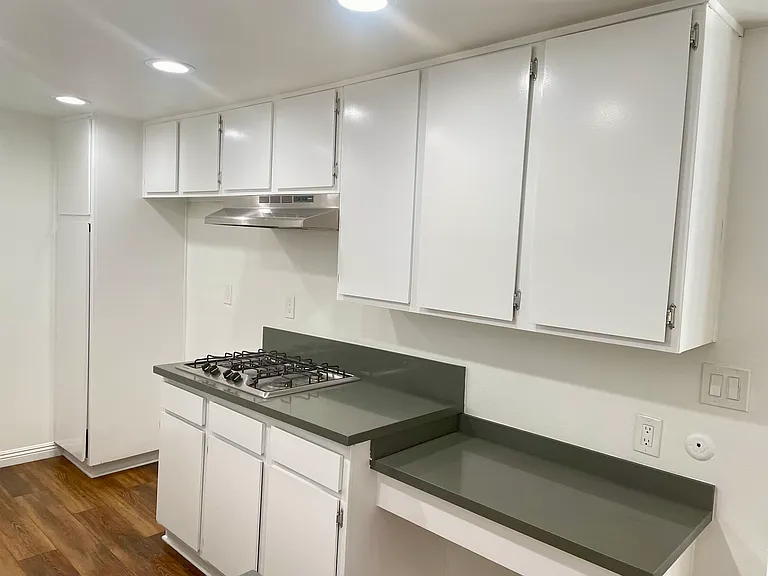 California Euclid Apartments — Photo 5