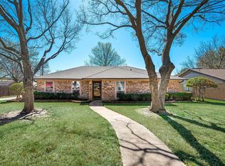 813 Casa Linda Dr, Ennis, TX 75119