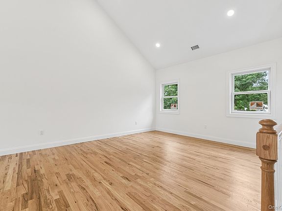 4th image of 511 Walker Avenue