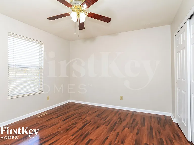 5158 Grandin Ridge Dr — Photo 12