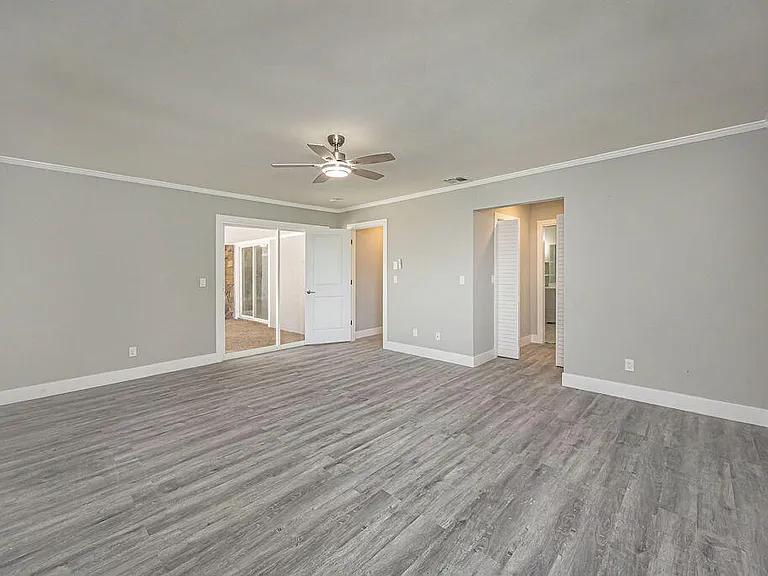 300 Riomar Dr — Photo 21