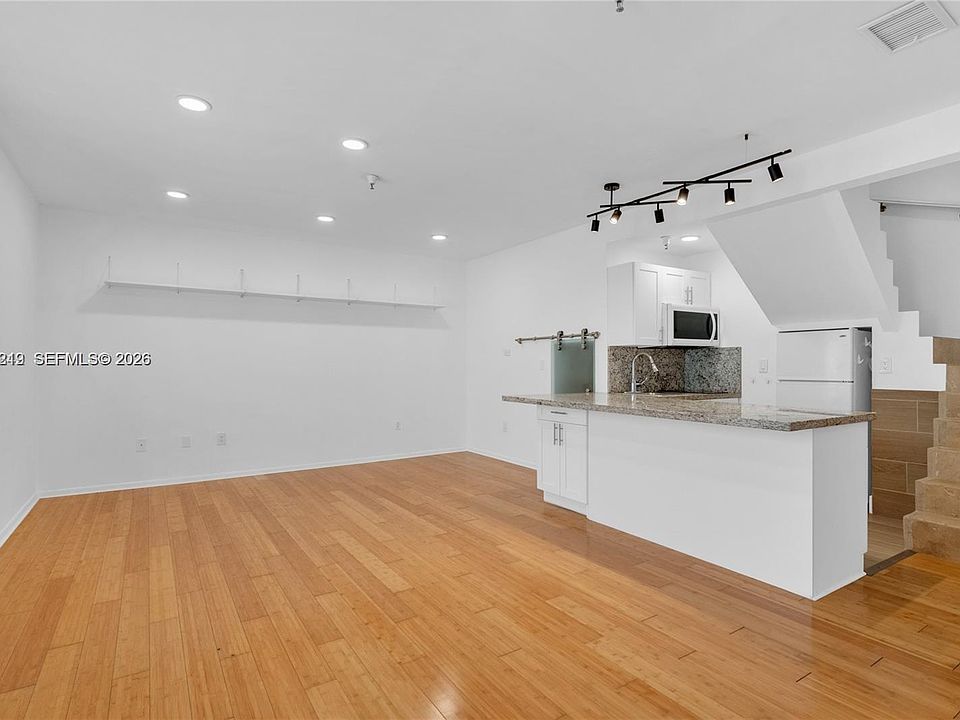 1st image of 1350 Pennsylvania Ave APT 207