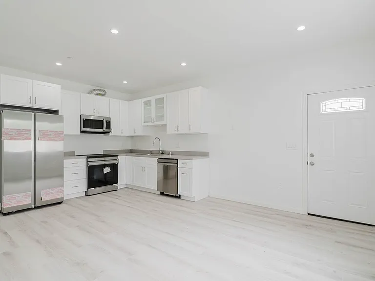 10938 Olinda St — Photo 5