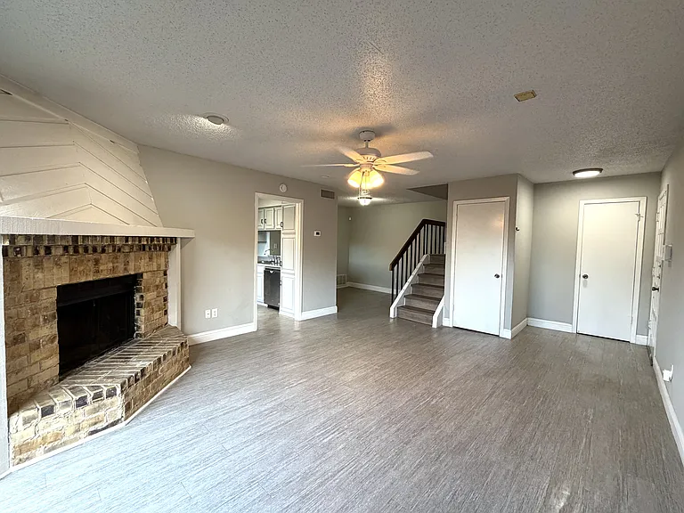 4233 Madera Rd #4 — Photo 5