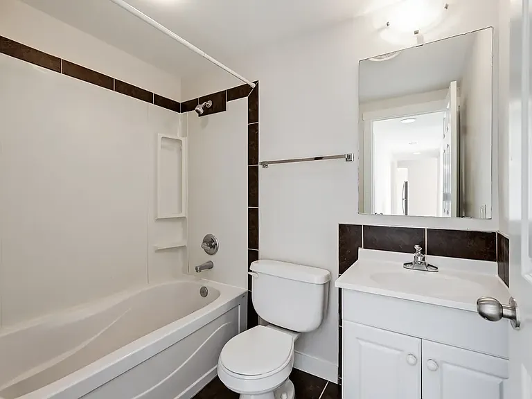 608 2nd St W #308 — Photo 37