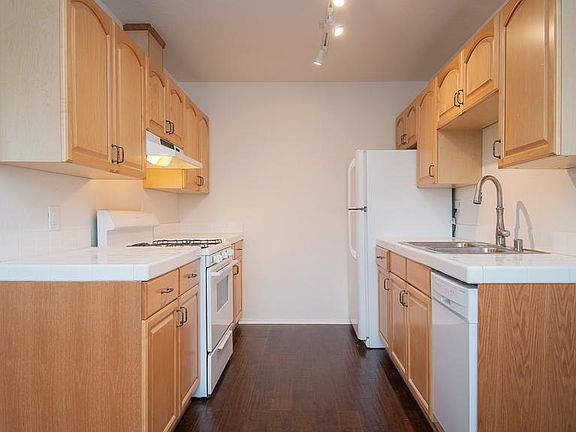 3rd image of 839.5 Agate St