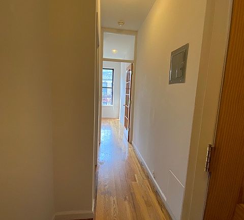 4th image of 104 Macdougal St APT 18