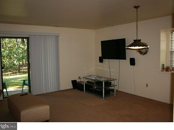 4th image of 3223 Juniper Ct