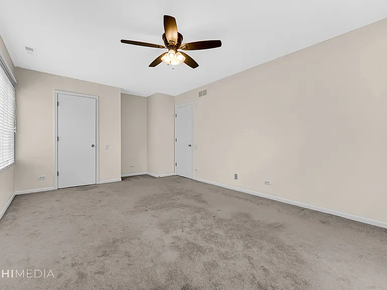 425 Monmouth Ct — Photo 10