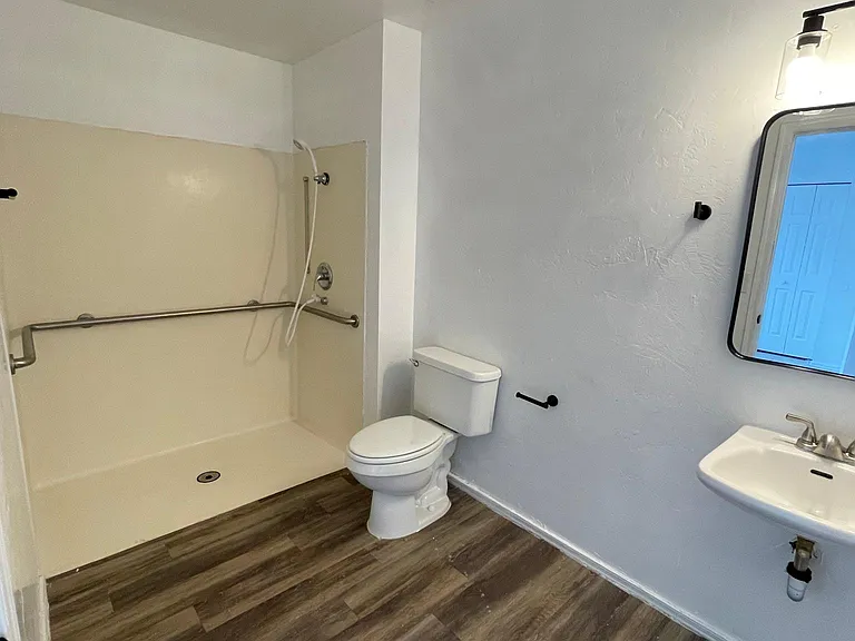 228 W Roger Rd #1 — Photo 7