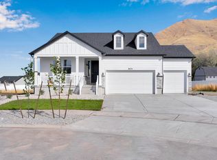 8674 N Halloran Ct, Lake Point, UT 84074