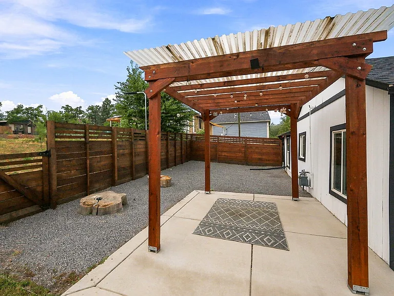 2201 W Warren Ave — Photo 13
