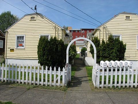 Duplexes: units 1 & 3, 2 & 4
