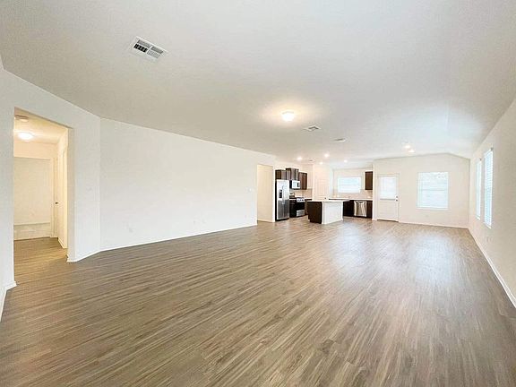 2nd image of 1425 Chad Dr
