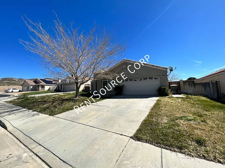 3424 Amber St — Photo 2