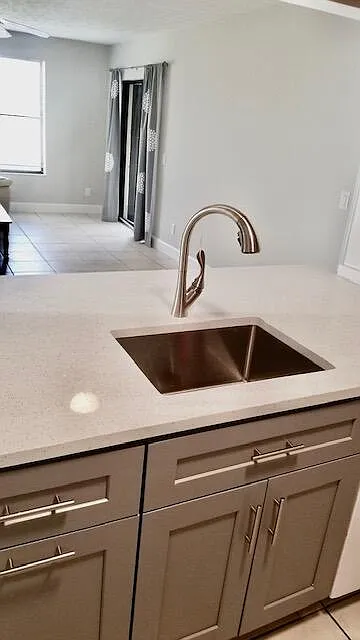 2 bed, 2.0 bath, 969 sqft, $1,825 — Photo 4