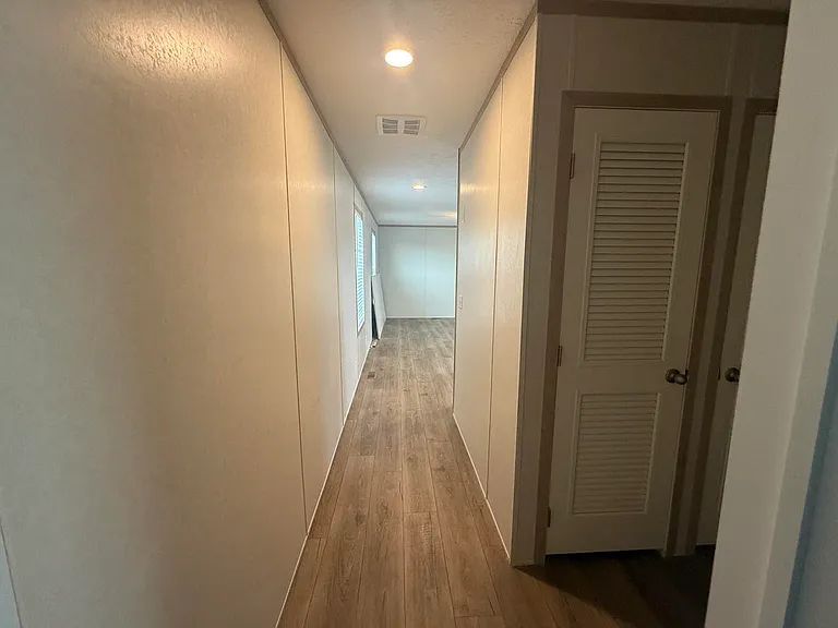 Colonial Manor — Photo 42