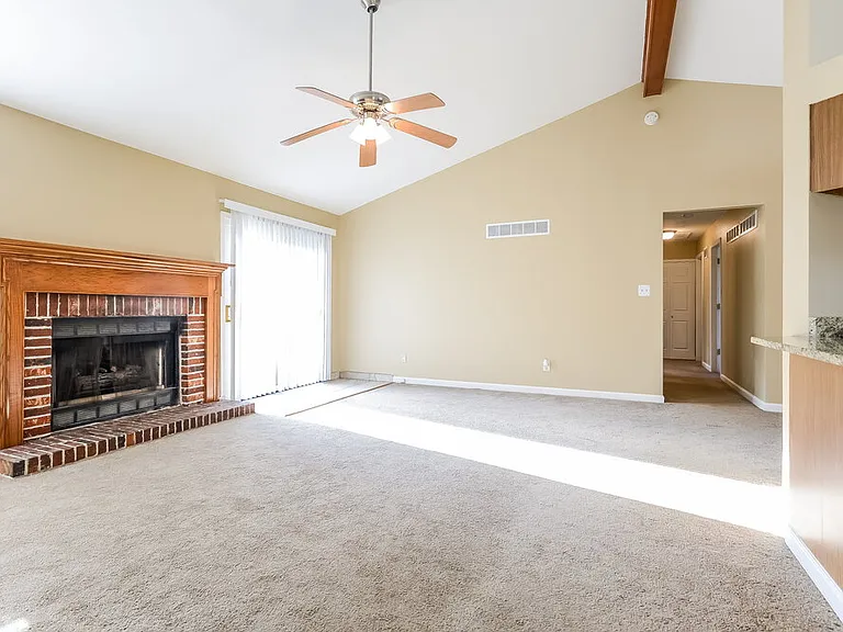 1202 Liberty Xing — Photo 4