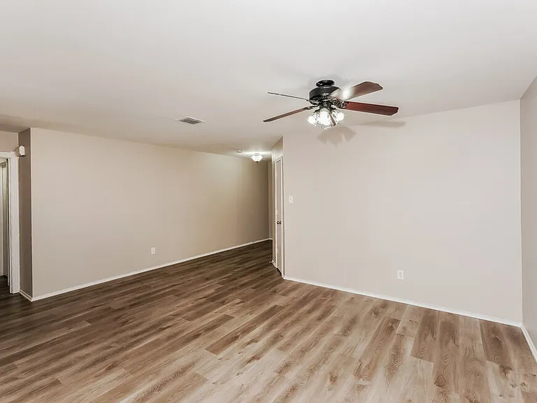 4549 Lacebark Ln — Photo 3